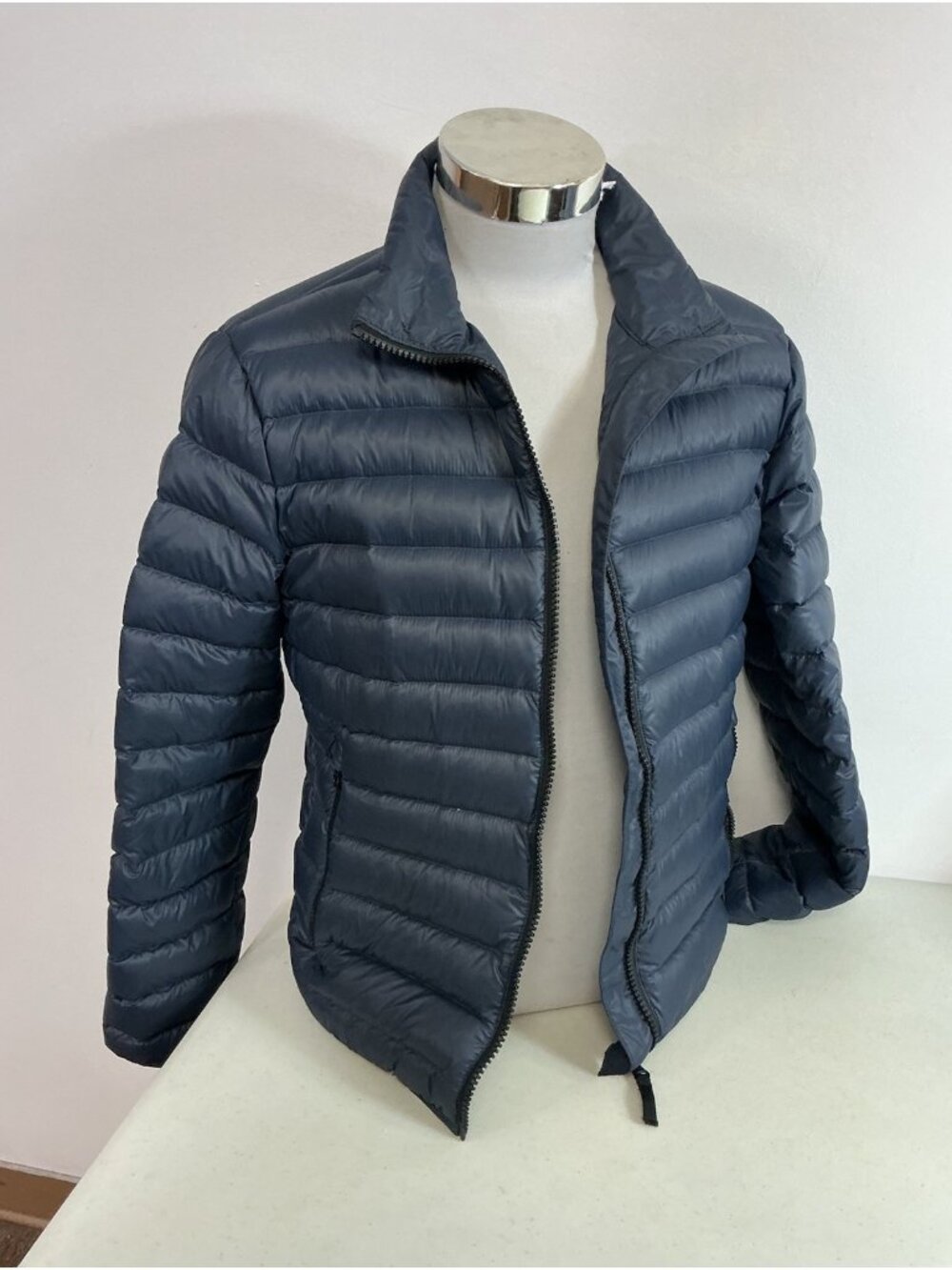 Peak Performance Down Puffer Jacket Mens Medium